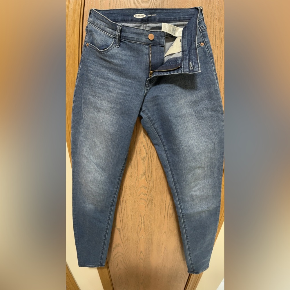 Woman’s skinny Jean